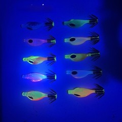 4cm Squid Lure UV Glow in Dark Wood Shrimp Design Lightweight 2g Saltwater Bait