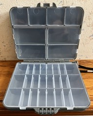 Plano Model 1070 Side By Side Mini Fly Box With Wrist Strap 11-32 Compartments