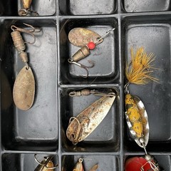 Vintage UMCO #11 Small Aluminum 2 Sided Fishing Tackle Box USA With 18 Lures