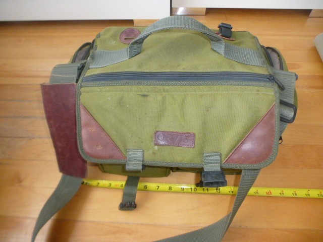 Vintage Orvis Fly fishing bag, Needs Cleaning, Fly Fishing Shoulder Strap Bag