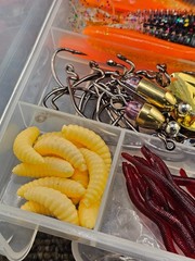 FISHING TACKEL TOOL PORTABLE TACKEL BOX GOOD CHOICE FOR STARTER