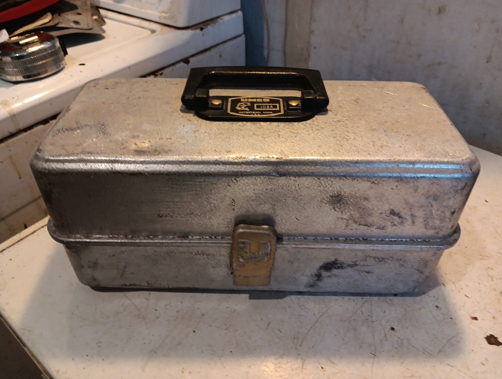 VNTG UMCO Model 103A Aluminum 3 Tray Fishing Tackle Box Dented Watertown MN USA