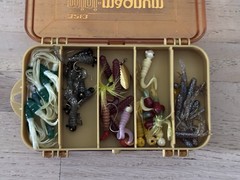 VINTAGE No. 3213 Mini MAGNUM Pocket Pak by Plano With Lot Of Lures NICE!