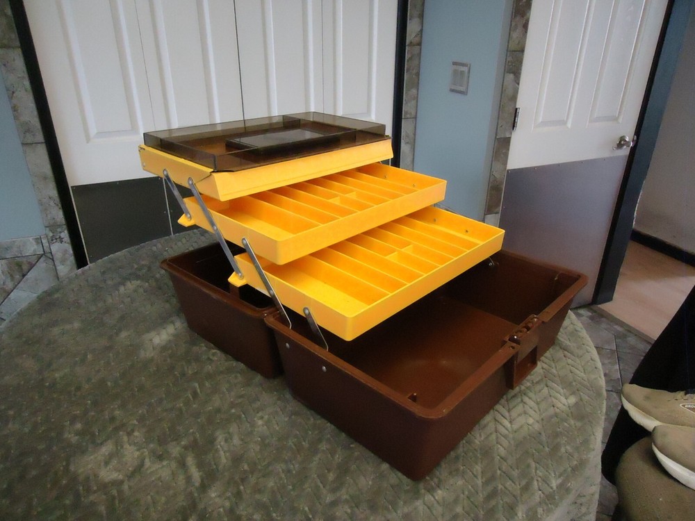 VINTAGE FENWICK IV LARGE 34 COMPARTMENT TACKLE BOX BROWN ( rare ) #