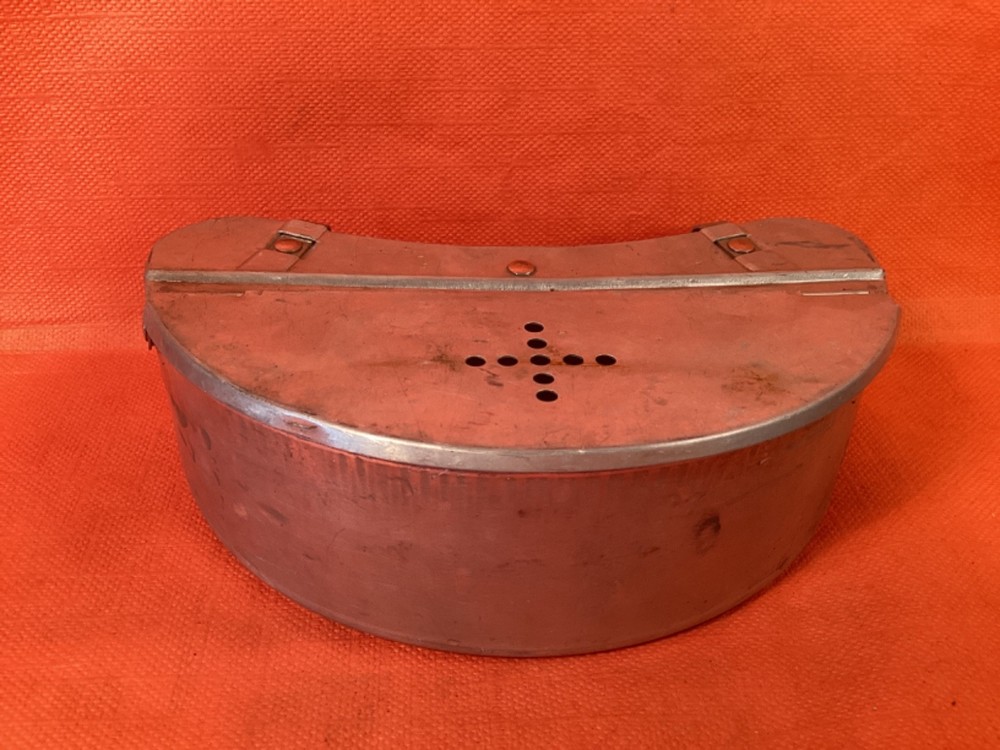 VINTAGE ALUMINUM BELT BAIT BOX HOLDER UNMARKED HINGED LID CLOSES AND HOLDS UNMAR