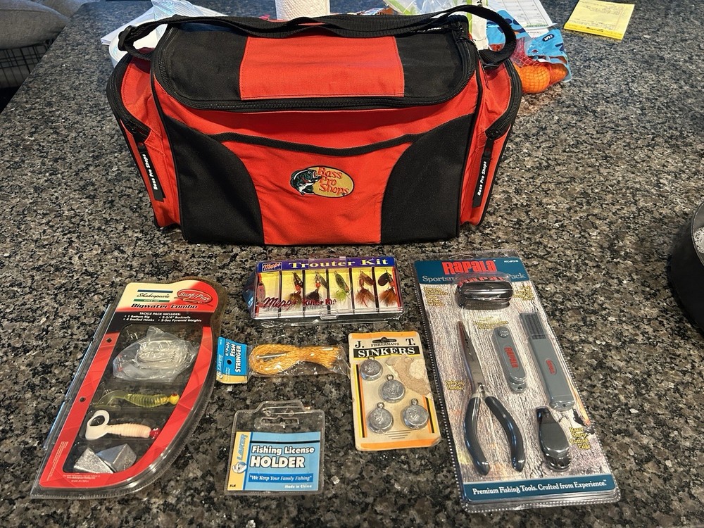 Bass Pro Shops Xtreme Qualifier 350 Tackle Bag Red, 3 Pockets, Shoulder Strap