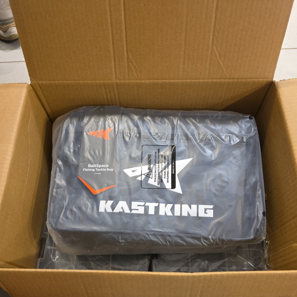 astKing BaitSpace Fishing Tackle Bag With 4 Tackle Boxes and Removable Binder
