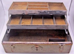 Vintage Eagle Lock Co. Metal Fishing Tackle Box With Cork Lined Shelves – No Key